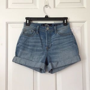 Hollister High-Rise Mom Shorts